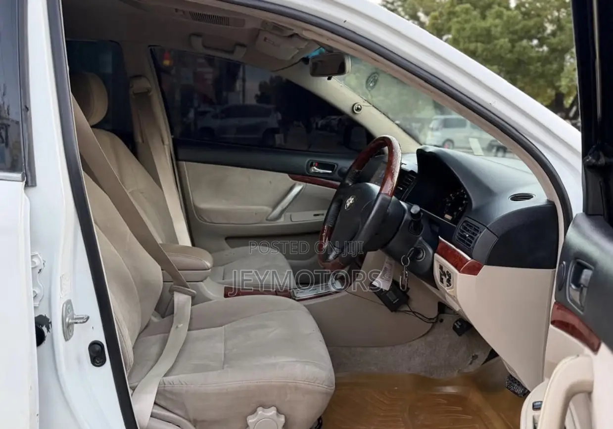 Toyota Premio 2005 White