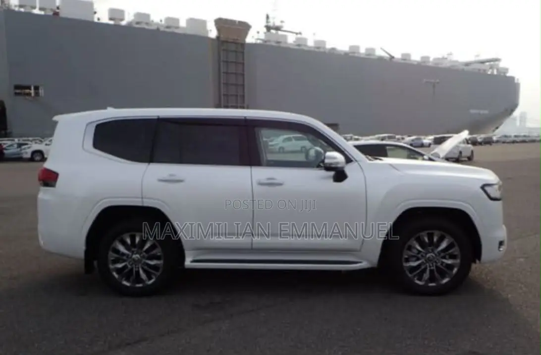 Toyota Land Cruiser 2024 White