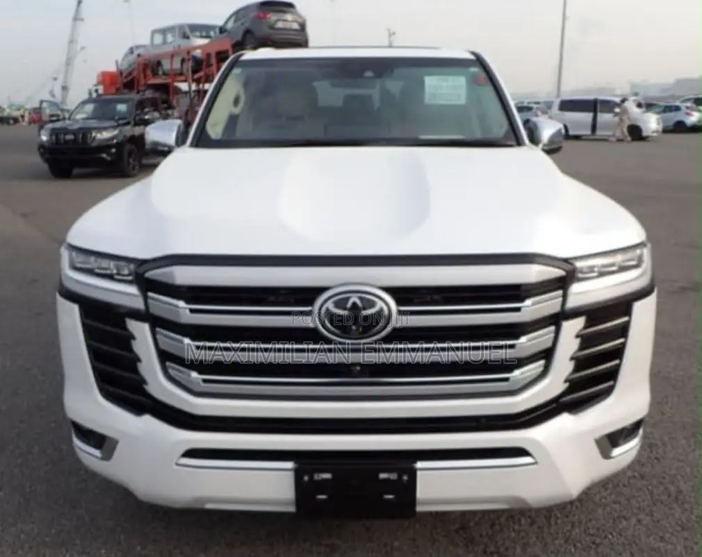 Toyota Land Cruiser 2024 White