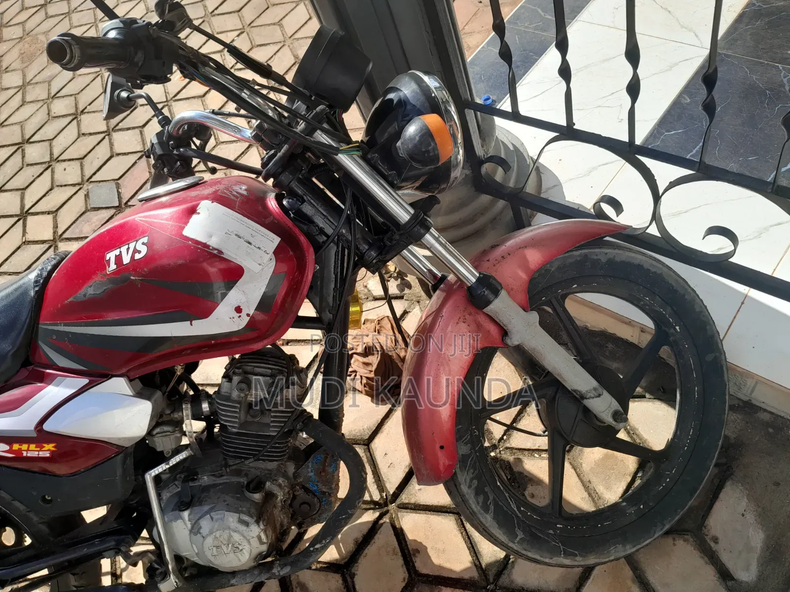 TVS HLX 125 2016 Red