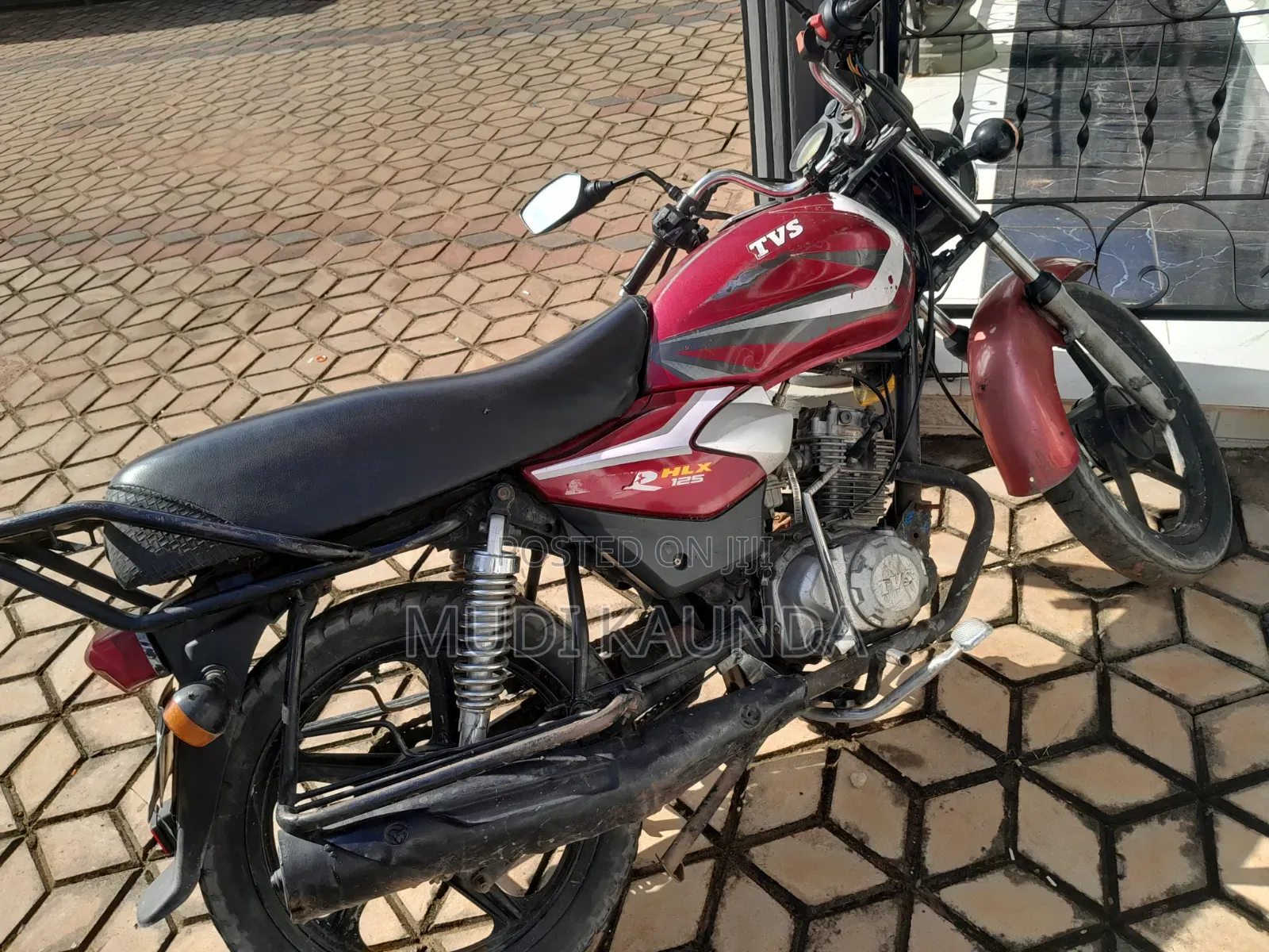 TVS HLX 125 2016 Red