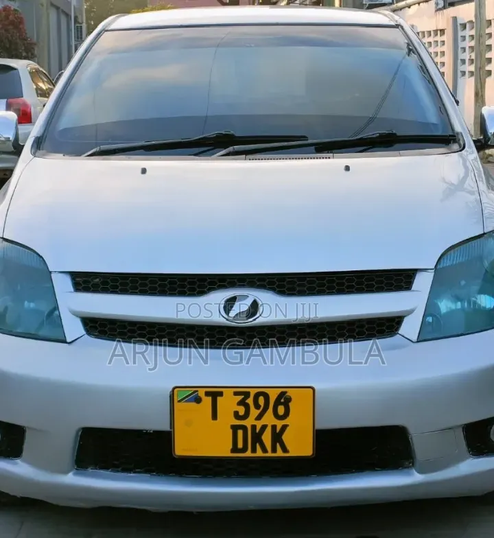 Toyota IST 2006 Silver