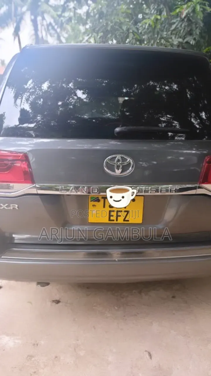 Toyota Land Cruiser 2018 Silver