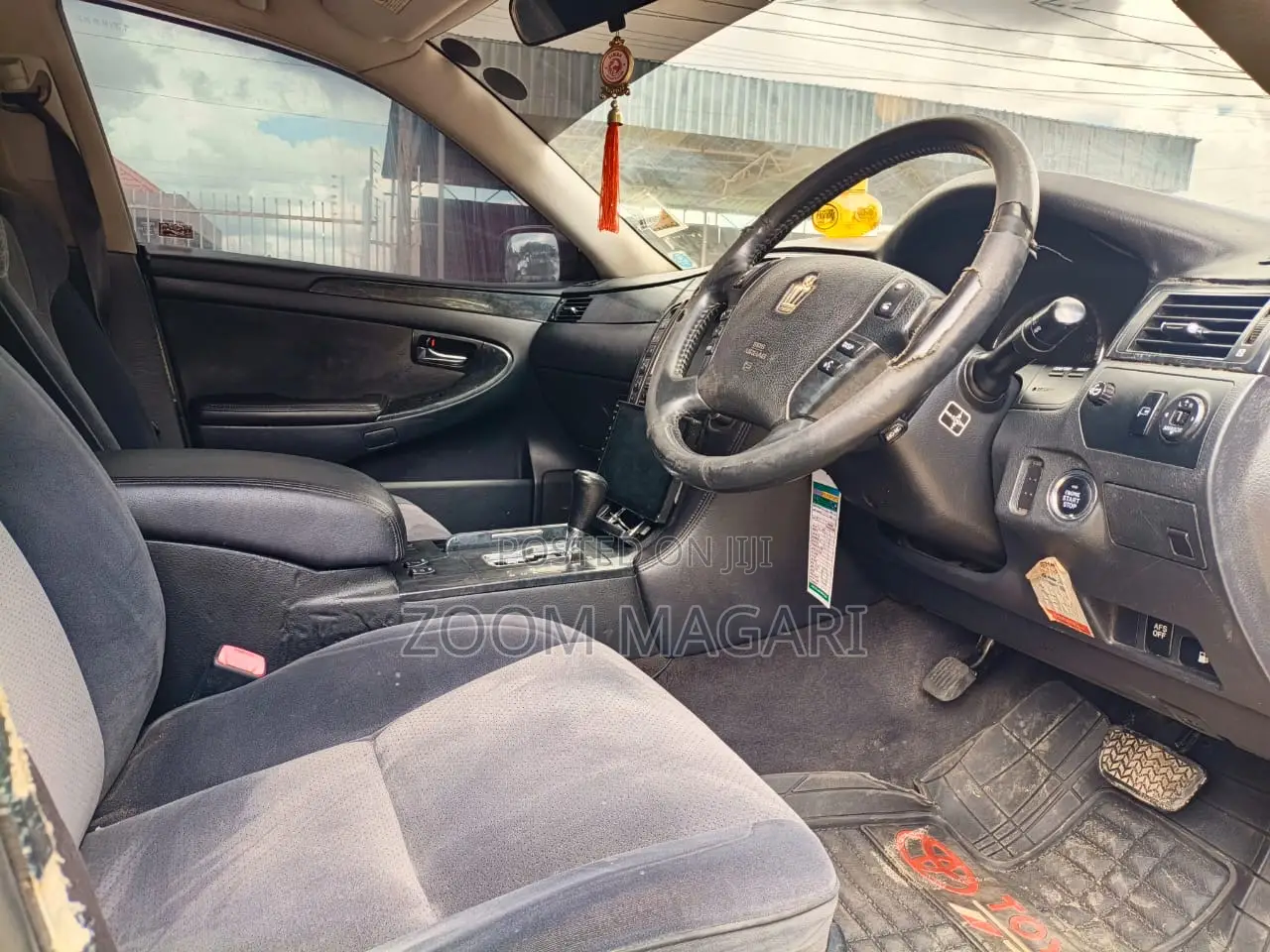 Toyota Crown Royale 2005 Black