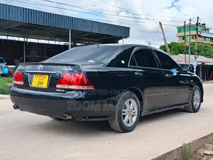 Toyota Crown Royale 2005 Black