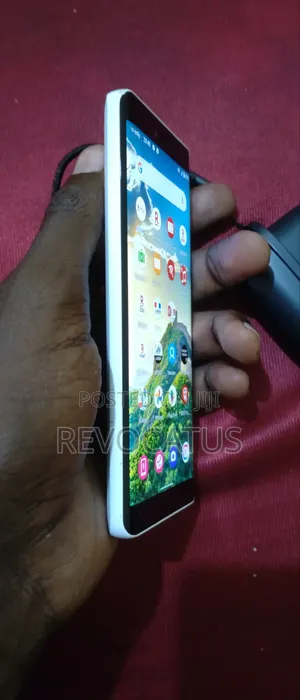 Rakuten Hand 5G 128 GB White