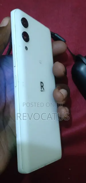 Rakuten Hand 5G 128 GB White