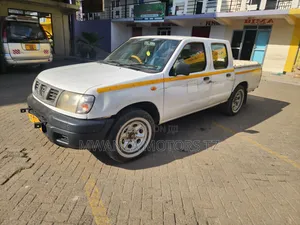 Nissan Hardbody 2003 White