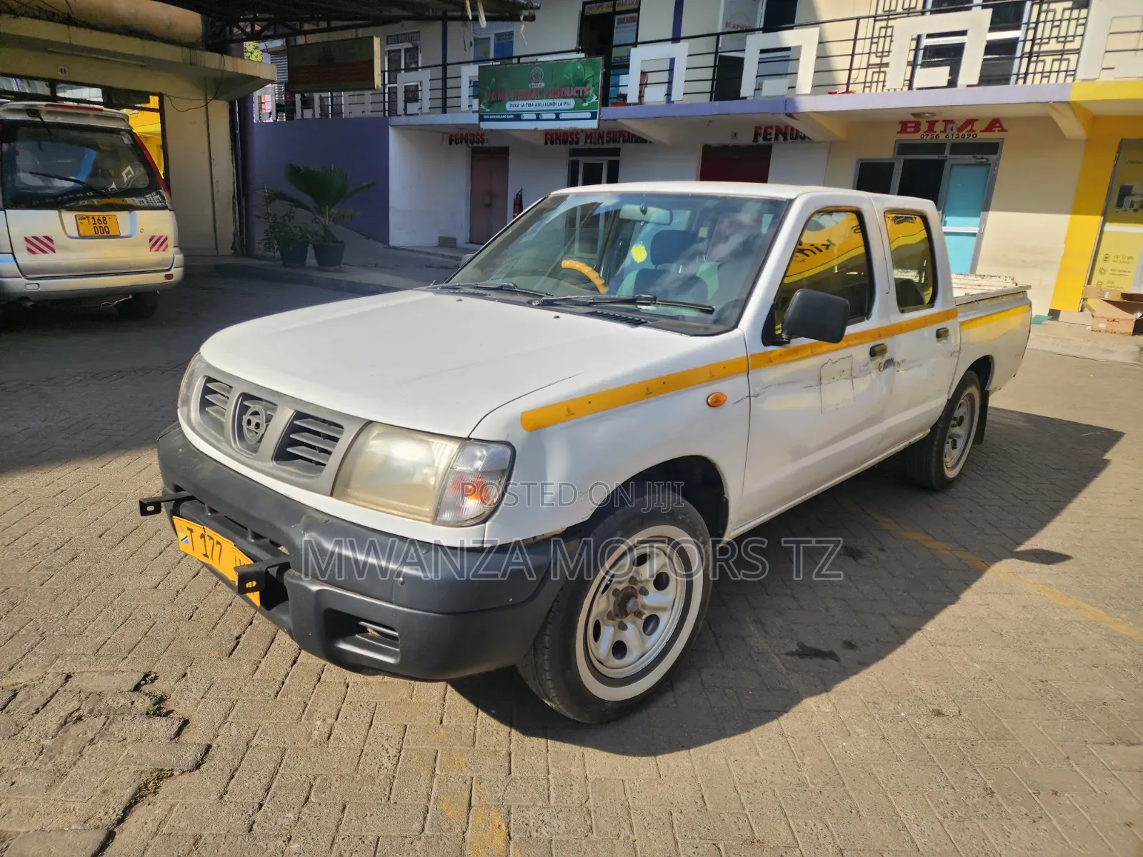 Nissan Hardbody 2003 White