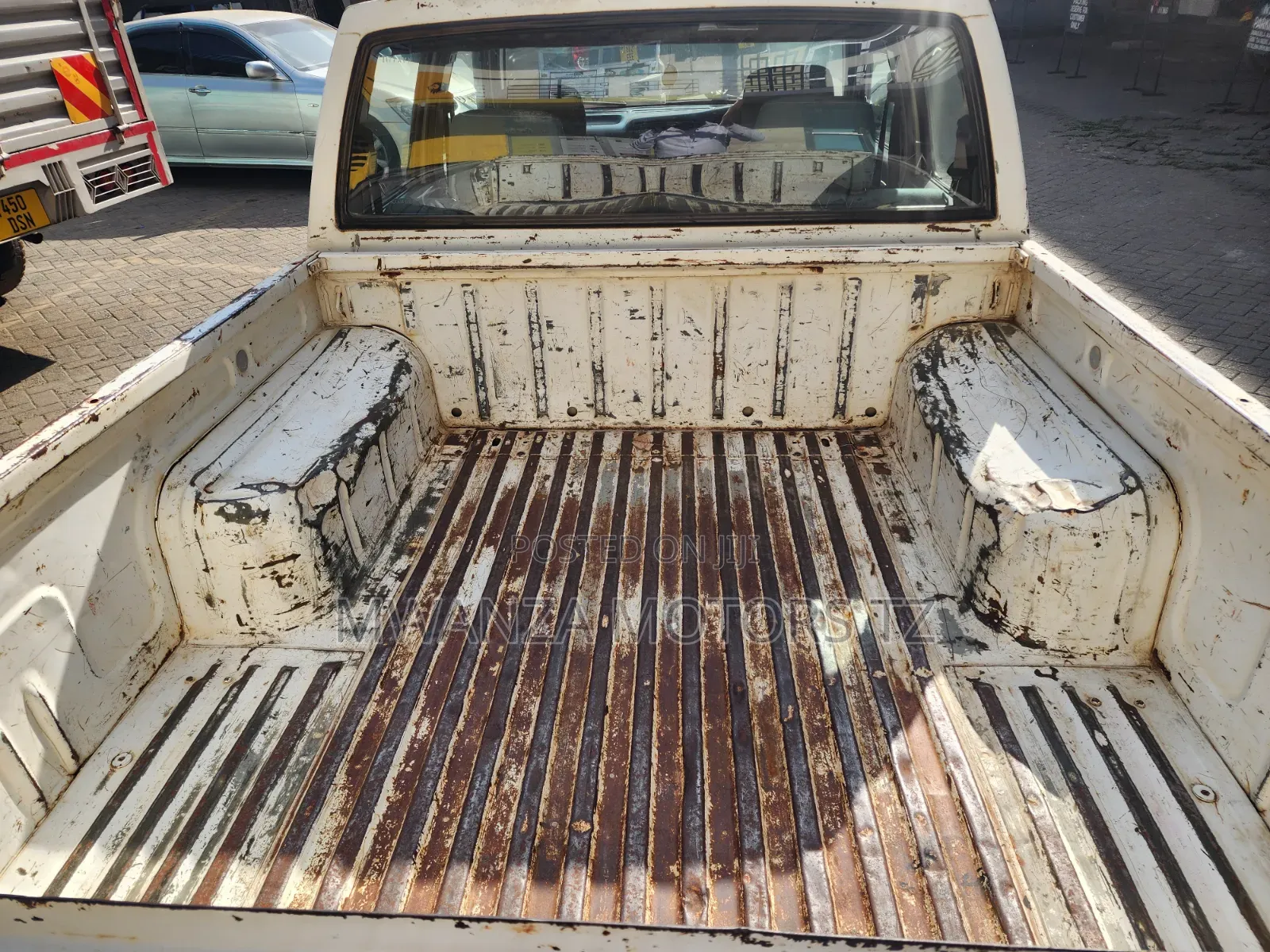 Nissan Hardbody 2003 White