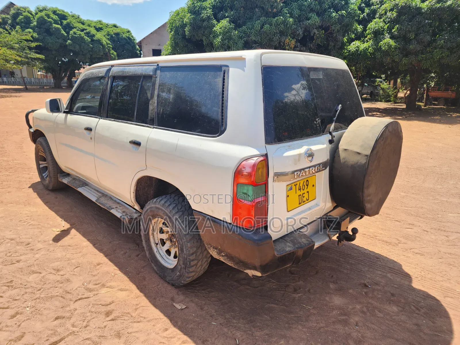 Nissan Patrol 2004 White