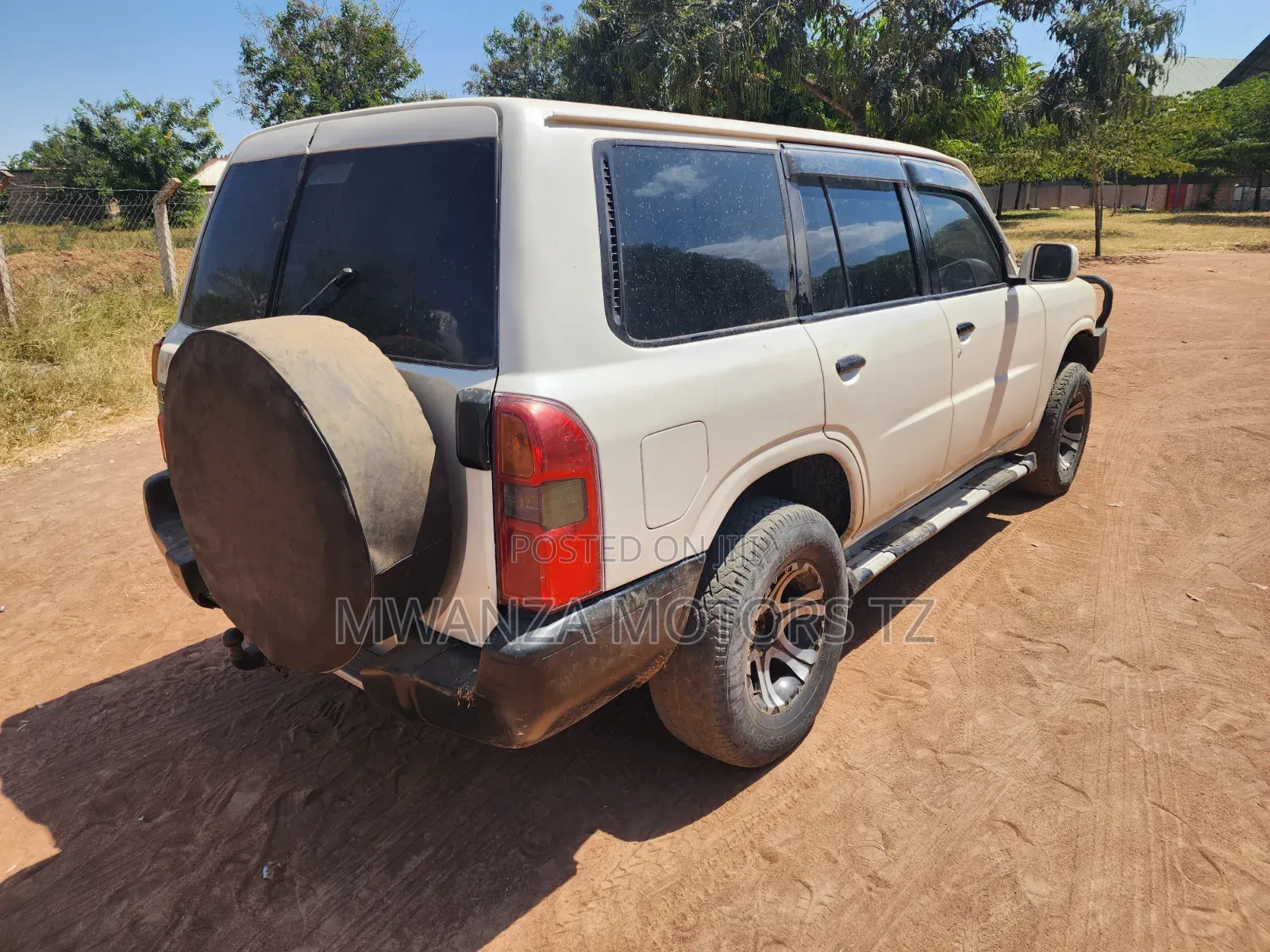 Nissan Patrol 2004 White