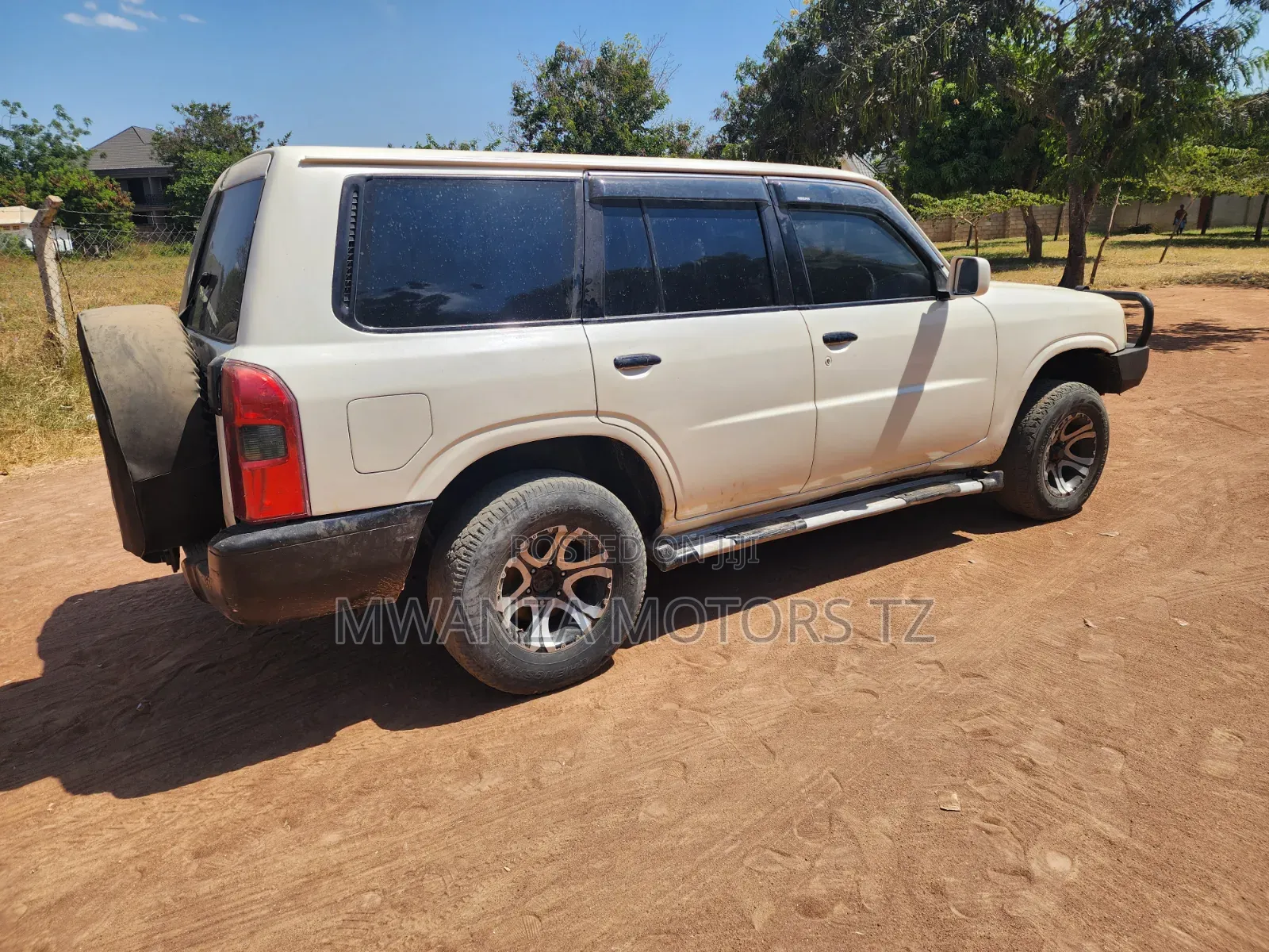 Nissan Patrol 2004 White