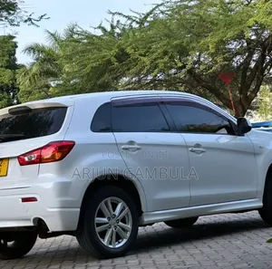 Mitsubishi RVR 2010 White