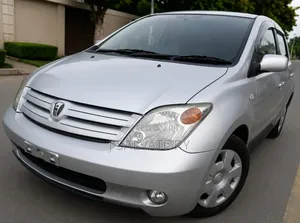 Toyota IST 2005 Silver