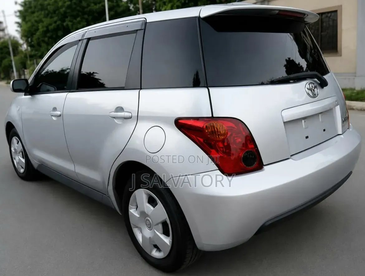 Toyota IST 2005 Silver