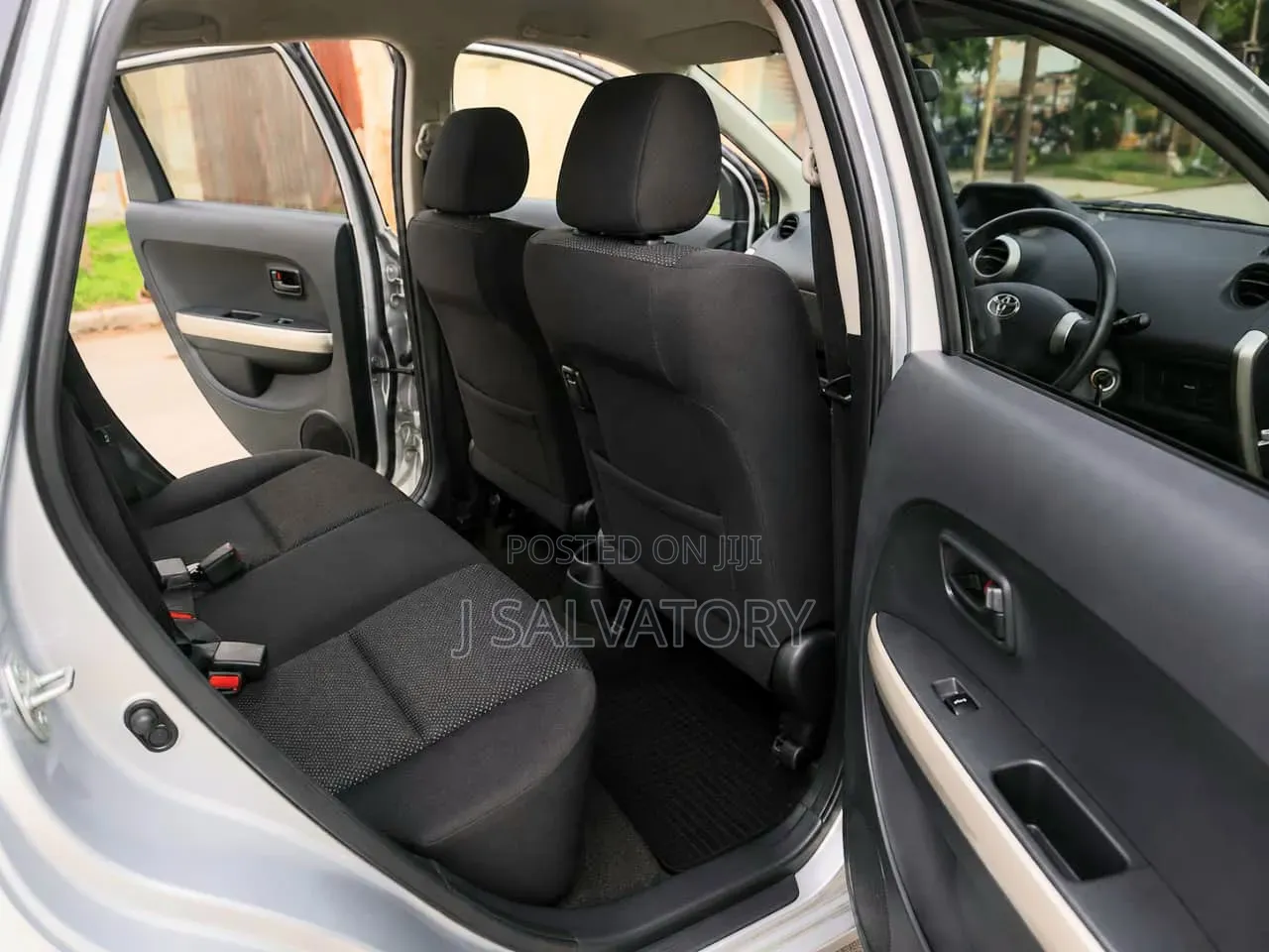 Toyota IST 2005 Silver