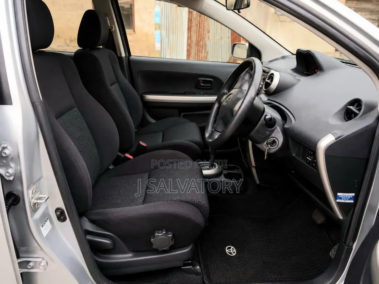 Toyota IST 2005 Silver