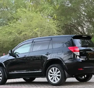 Toyota Vanguard 2010 Black