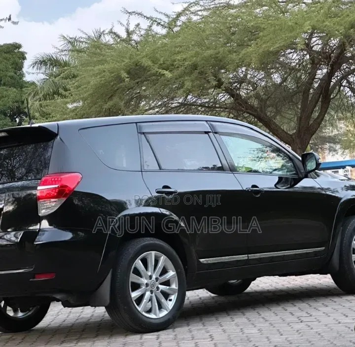 Toyota Vanguard 2010 Black