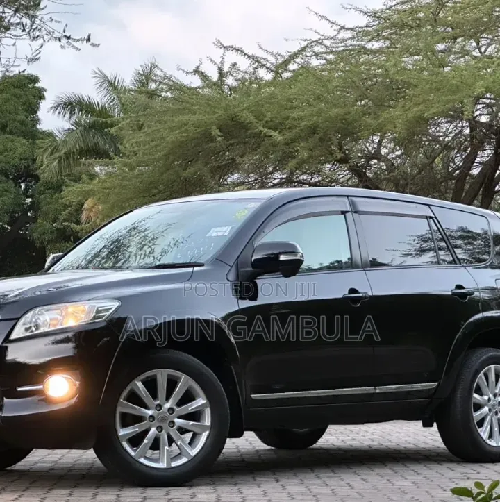 Toyota Vanguard 2010 Black