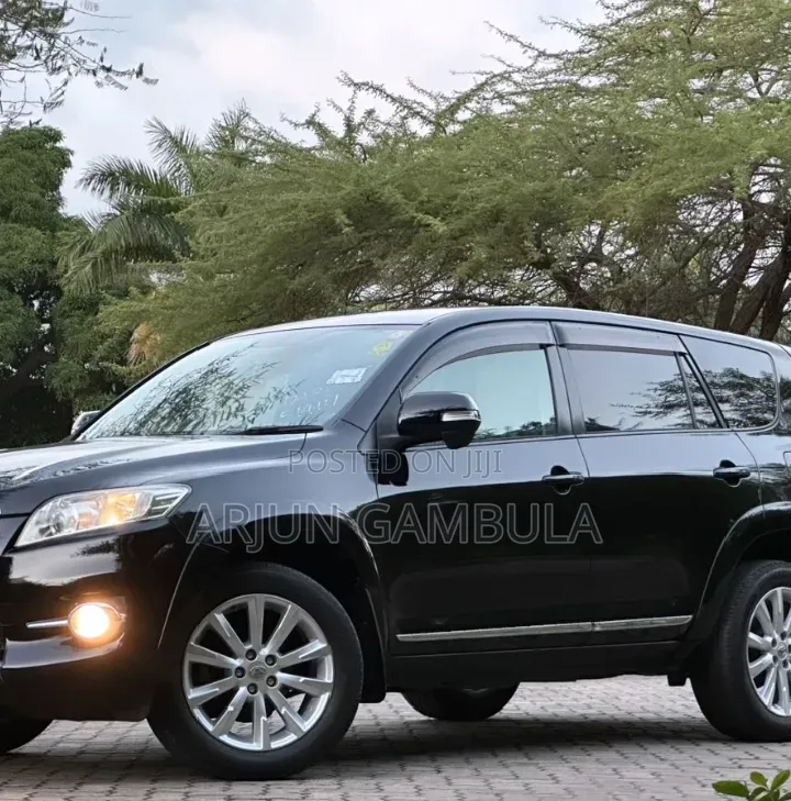 Toyota Vanguard 2010 Black