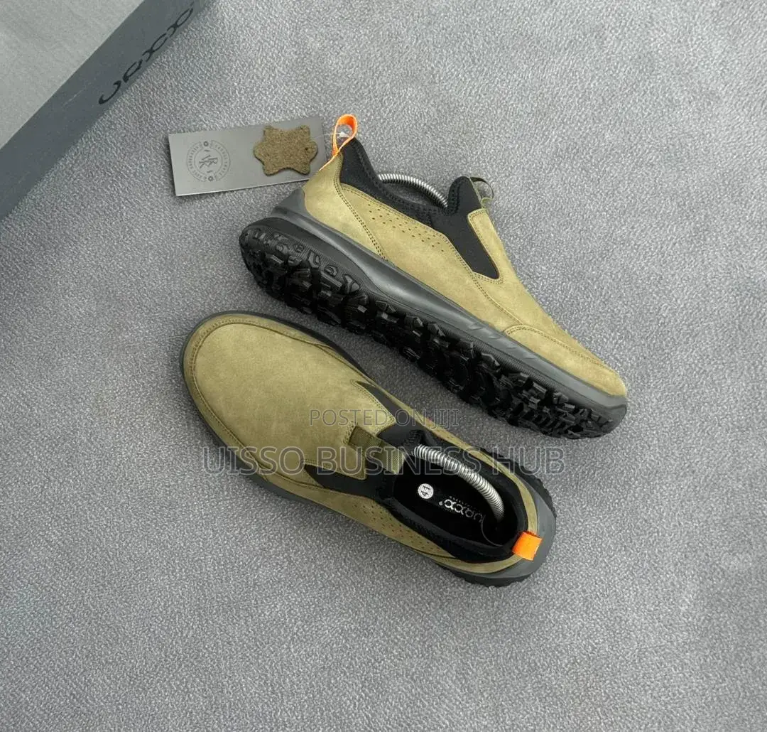  Ecco Original Sneakers 