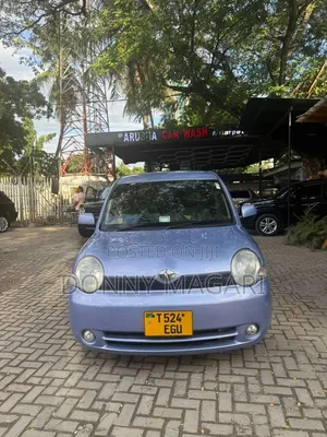 Toyota Sienta 2005 Blue