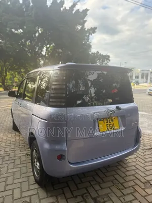 Toyota Sienta 2005 Blue