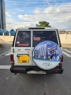 Toyota Land Cruiser 2018 White