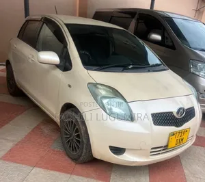Toyota Vitz 2004 Beige
