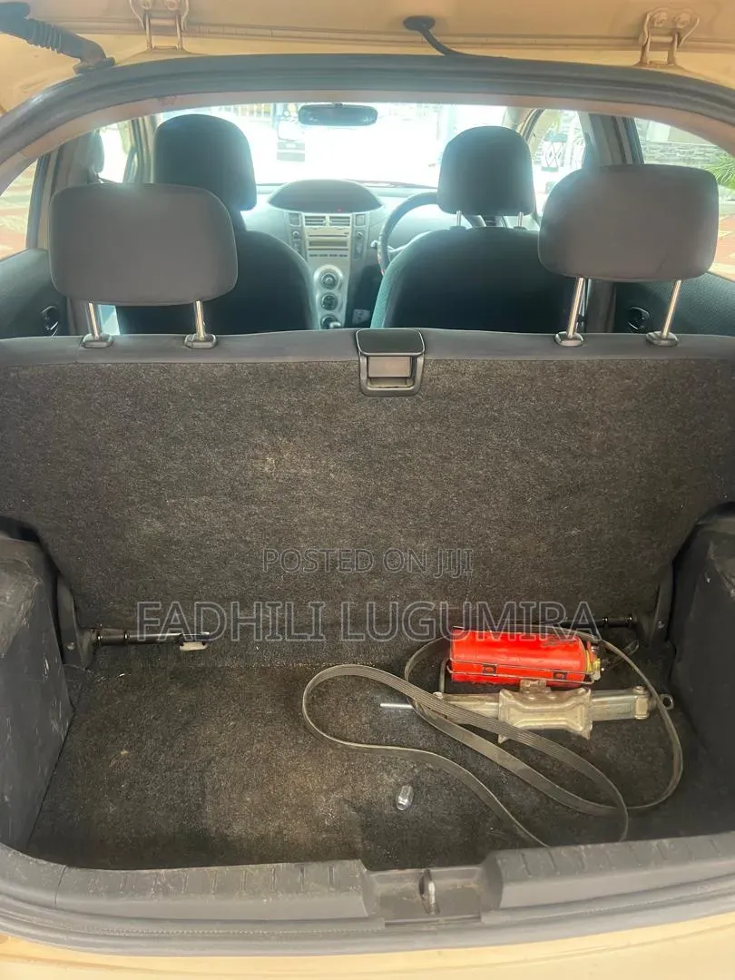 Toyota Vitz 2004 Beige
