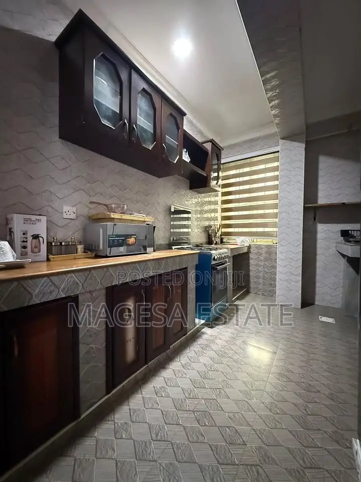 Furnished 3bdrm Apartment in Ada Estate for rent