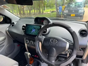 Toyota IST 2004 Silver