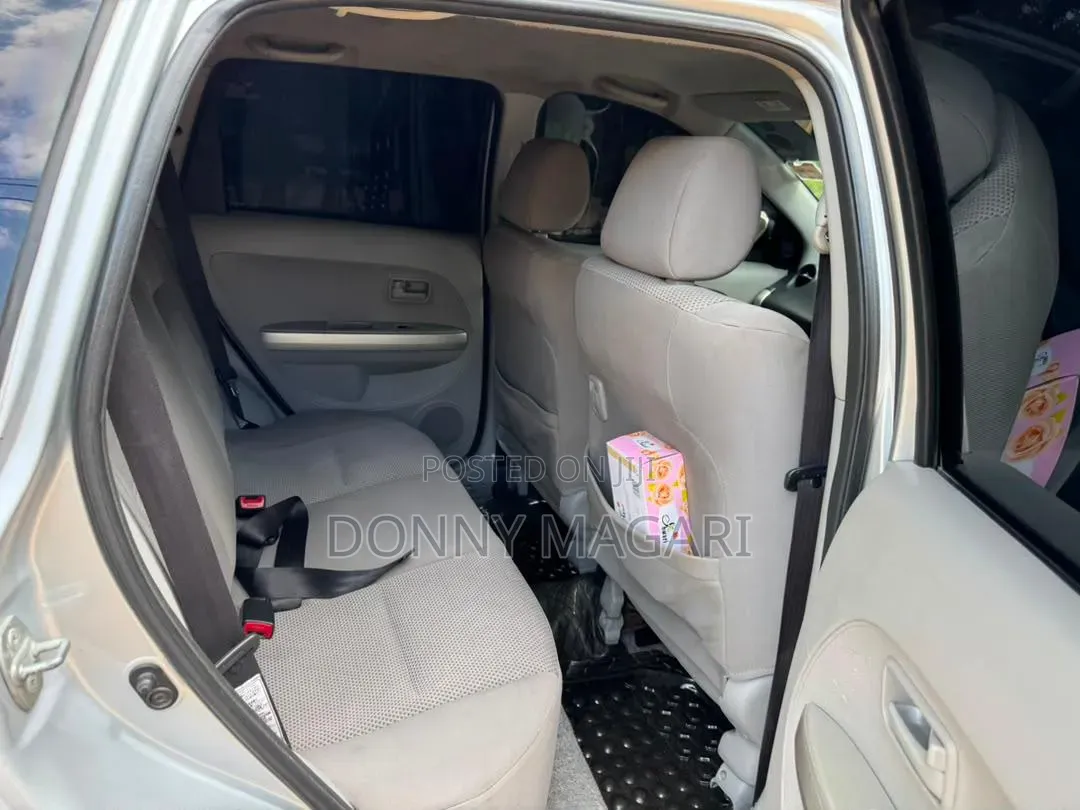 Toyota IST 2004 Silver