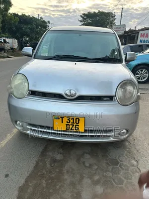 Toyota Sienta 2006 Silver