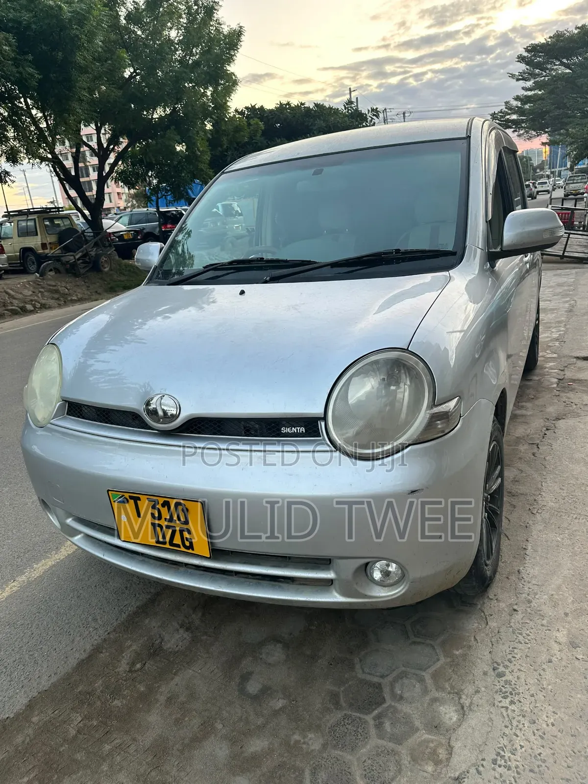 Toyota Sienta 2006 Silver