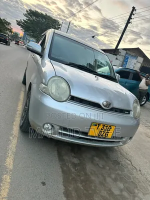 Toyota Sienta 2006 Silver