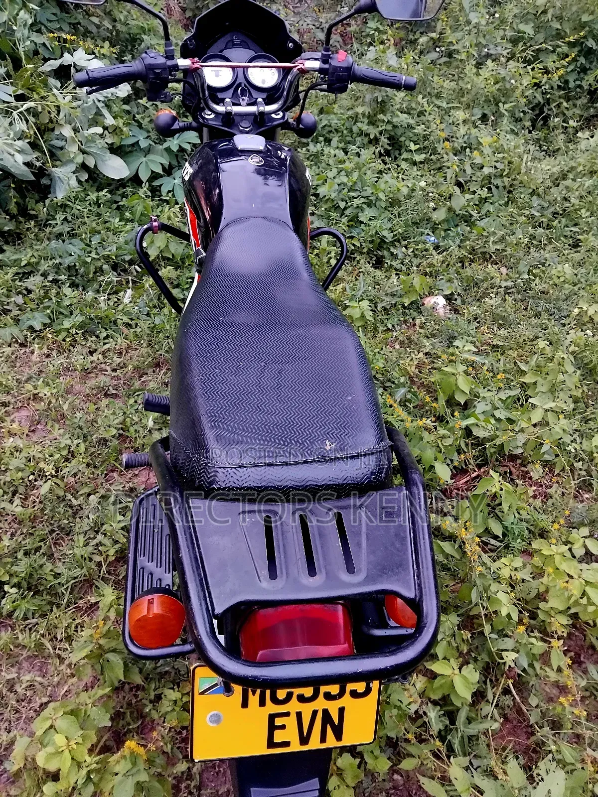 TVS HLX 125 2025 Black