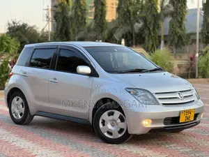 Toyota IST 2005 Silver
