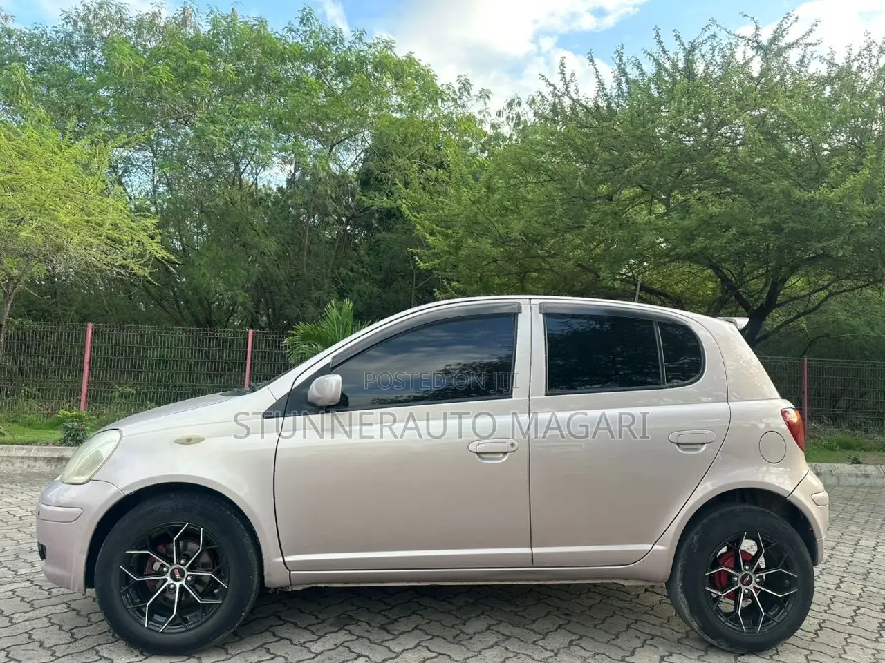 Toyota Vitz 2002 Beige