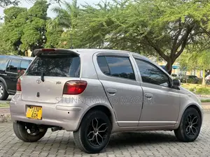 Toyota Vitz 2002 Beige
