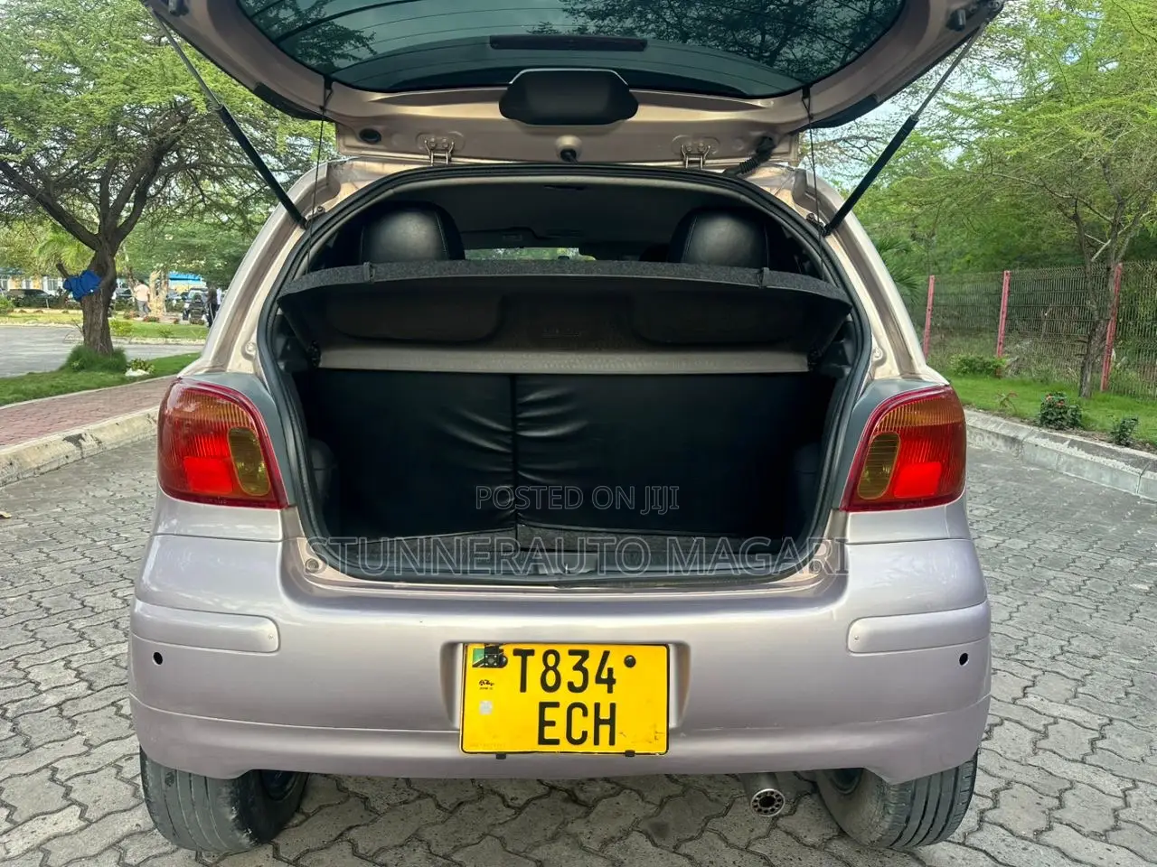 Toyota Vitz 2002 Beige