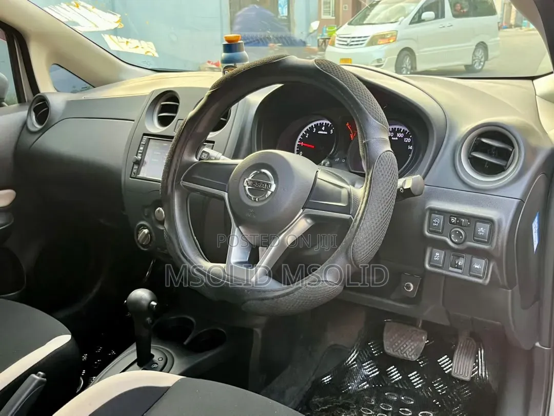 Nissan Note 2018 Silver