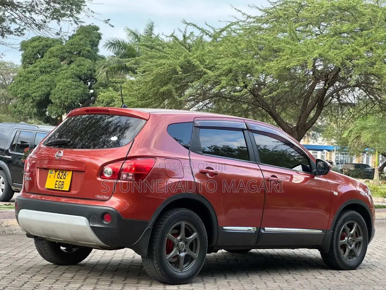 Nissan Dualis 2010 Orange