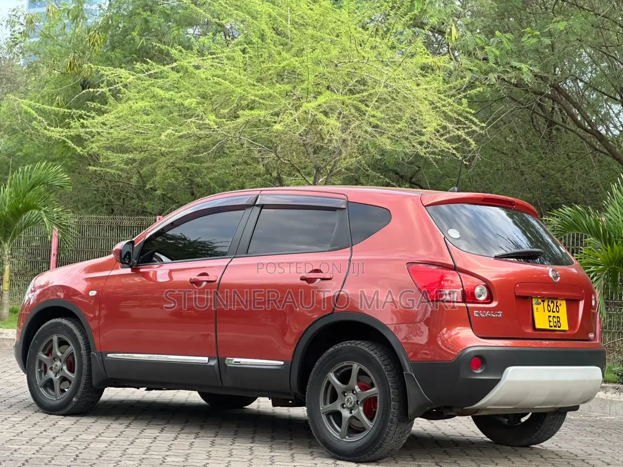 Nissan Dualis 2010 Orange