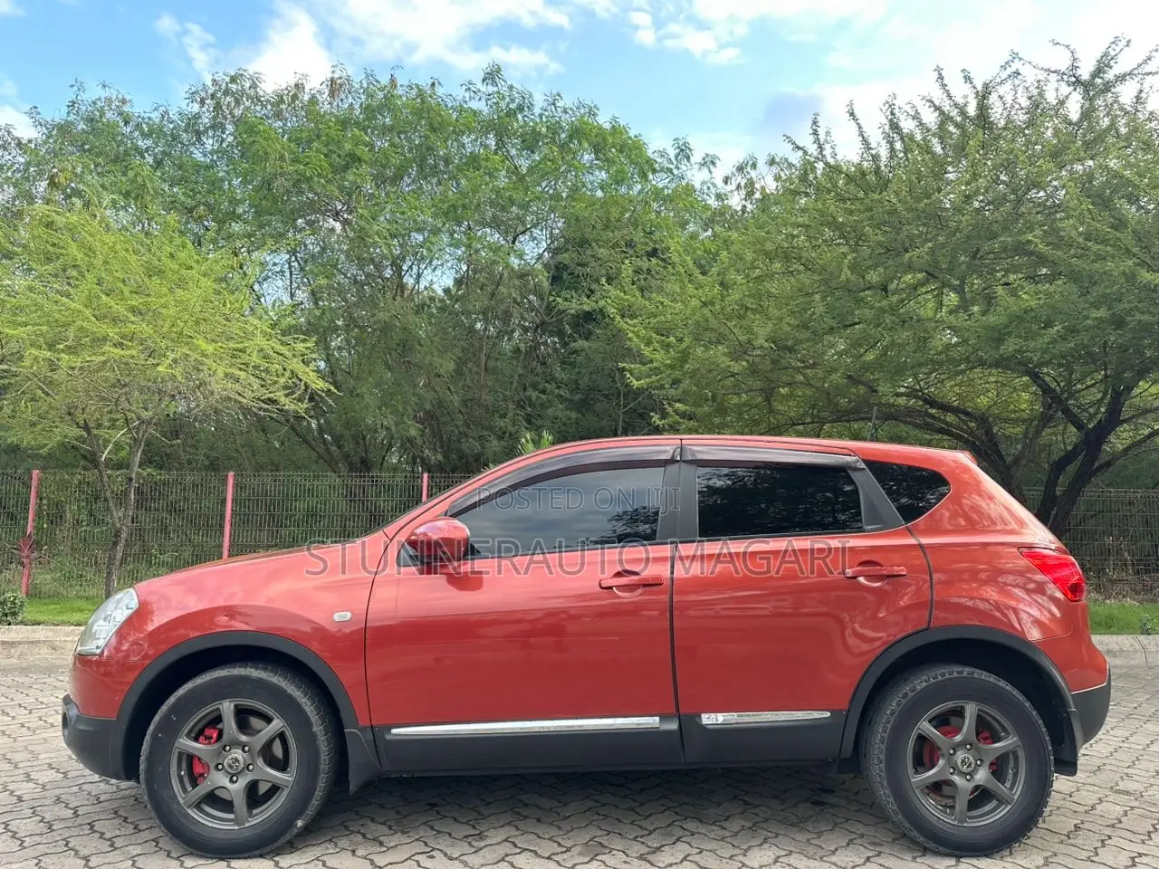 Nissan Dualis 2010 Orange
