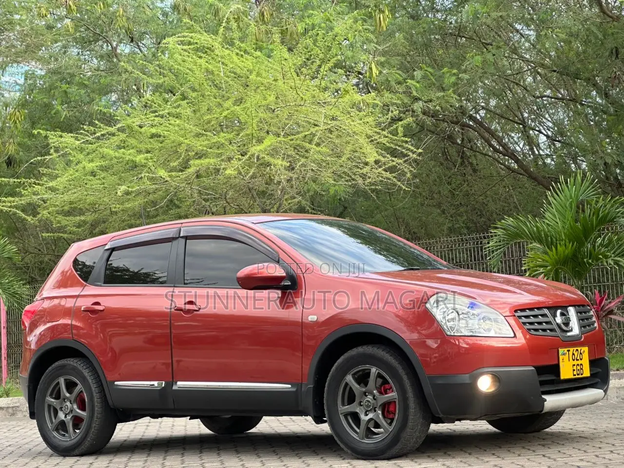 Nissan Dualis 2010 Orange
