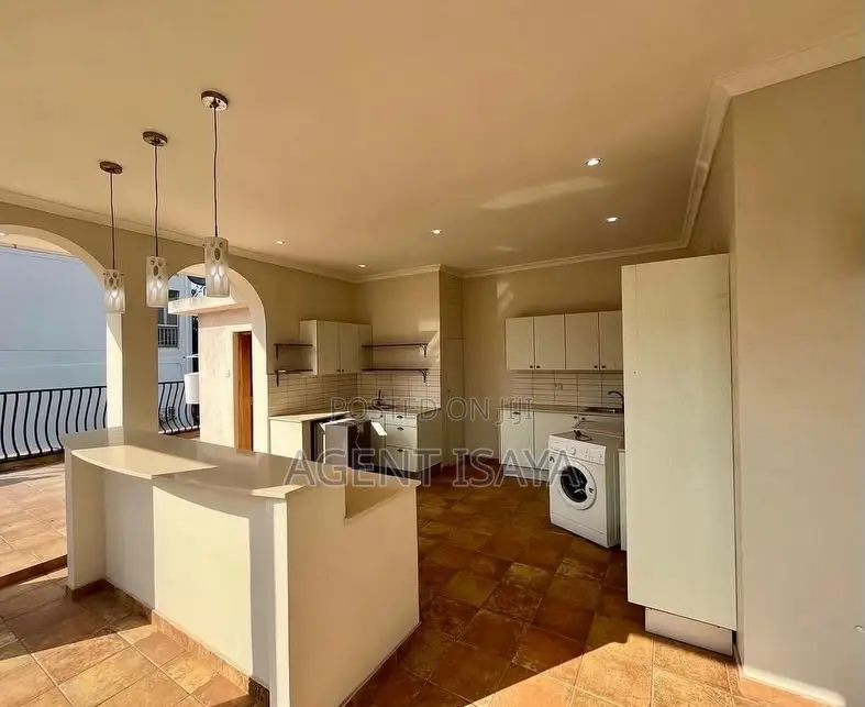 Furnished 4bdrm Apartment in Oyster Bay for rent