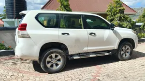 Toyota Land Cruiser Prado 2009 White